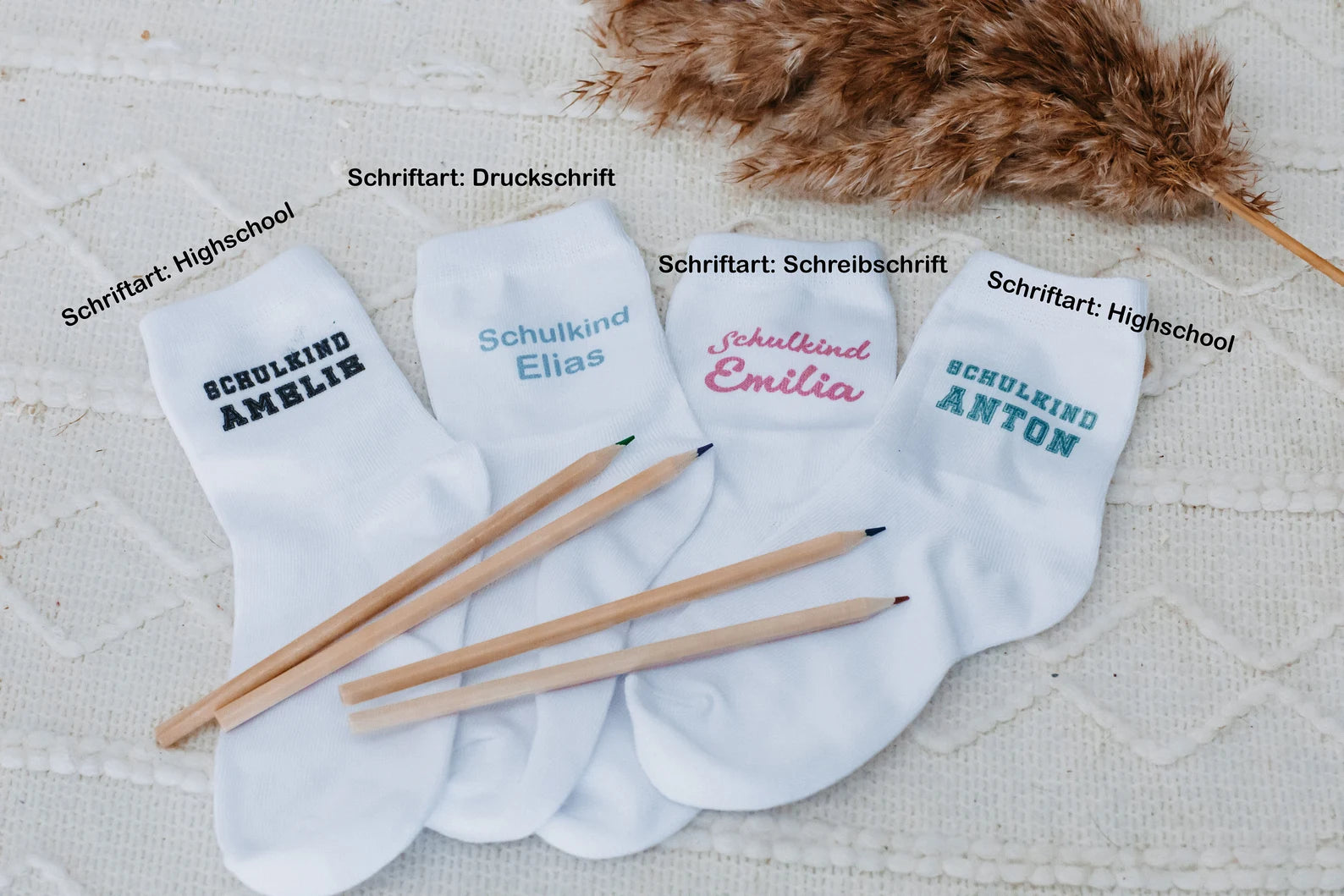 Schulkind Socken Bunte Schrift