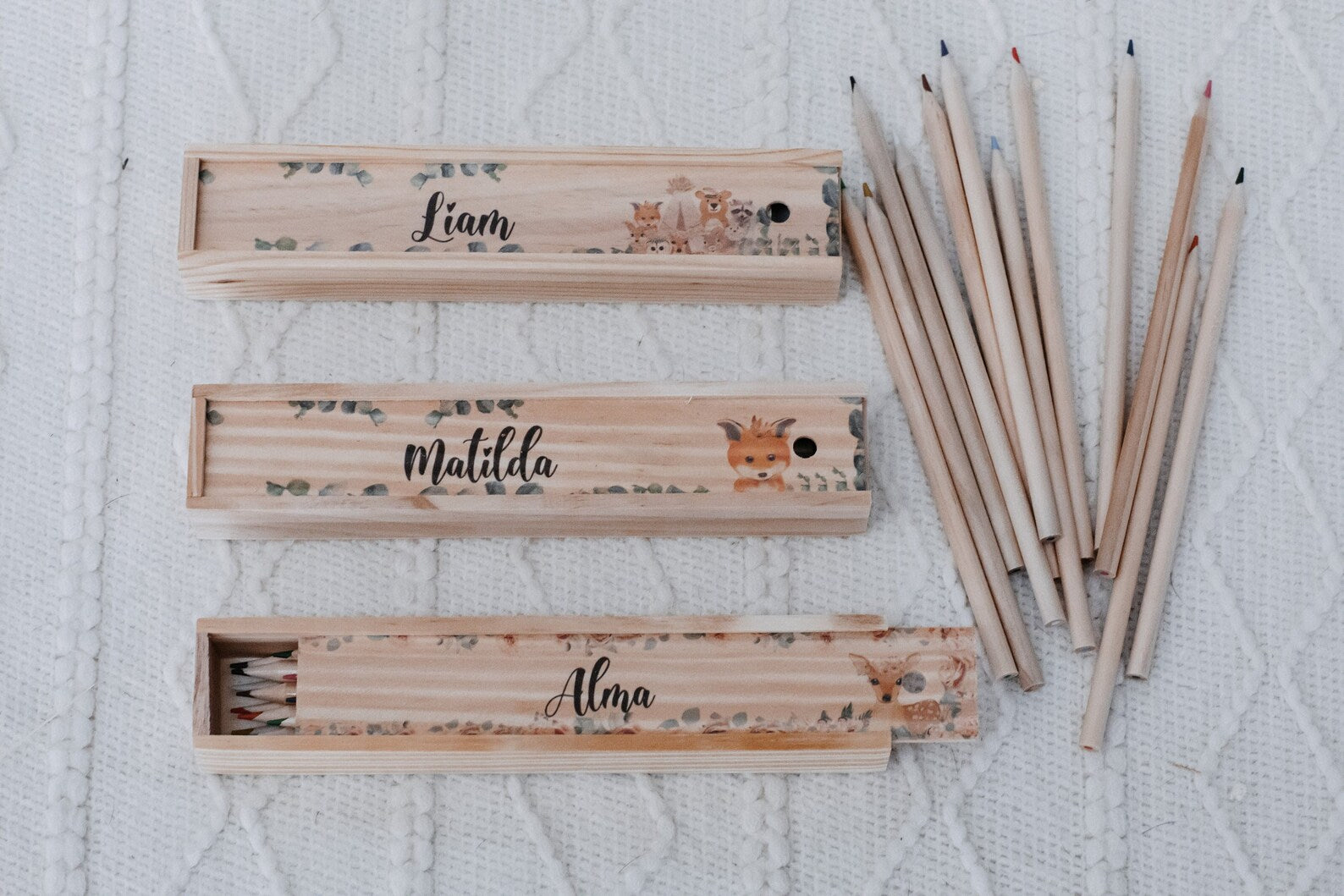 Stiftebox mit Buntstiften