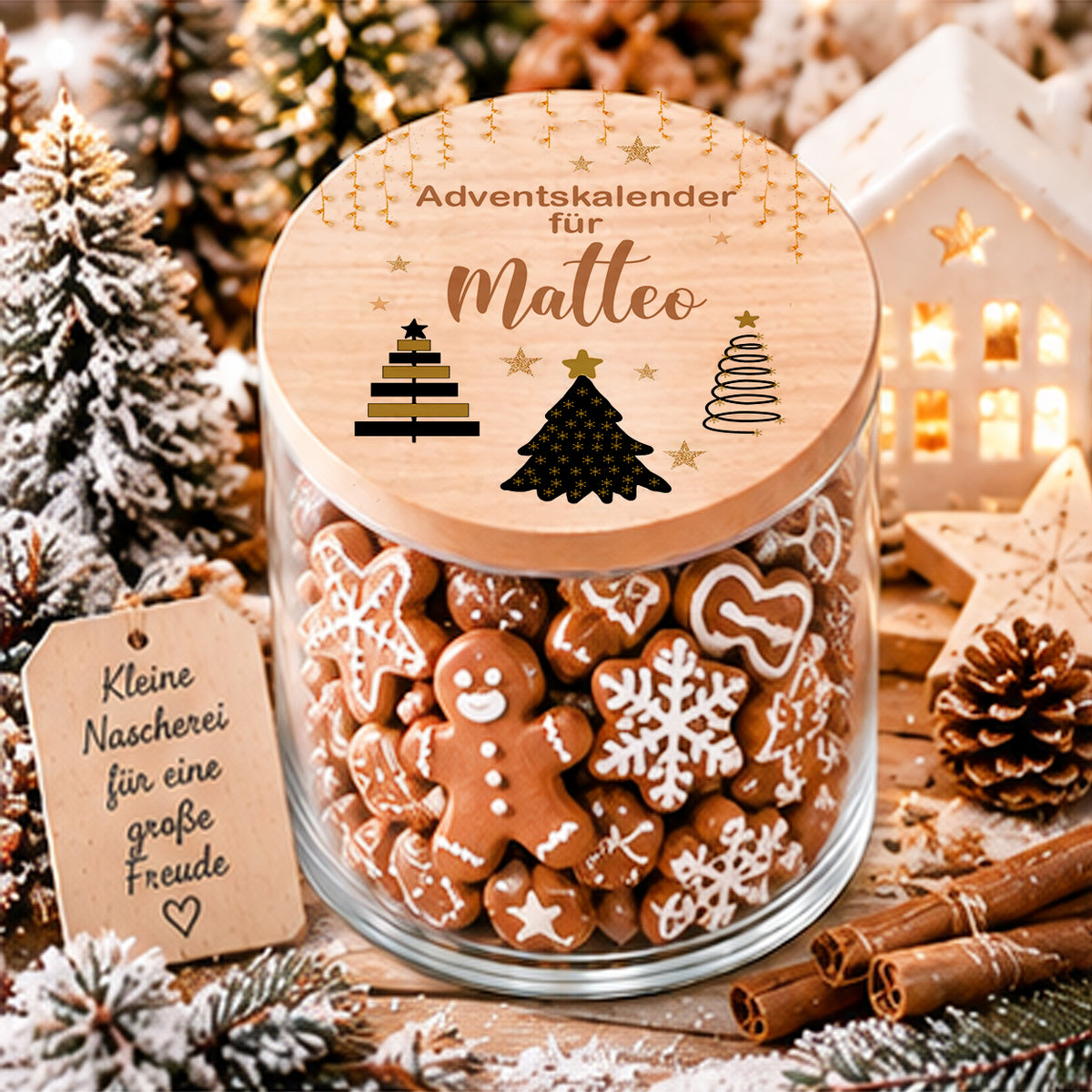 Personalisierter Adventskalender mit Name und modernem Weihnachtsbaum-Motiv