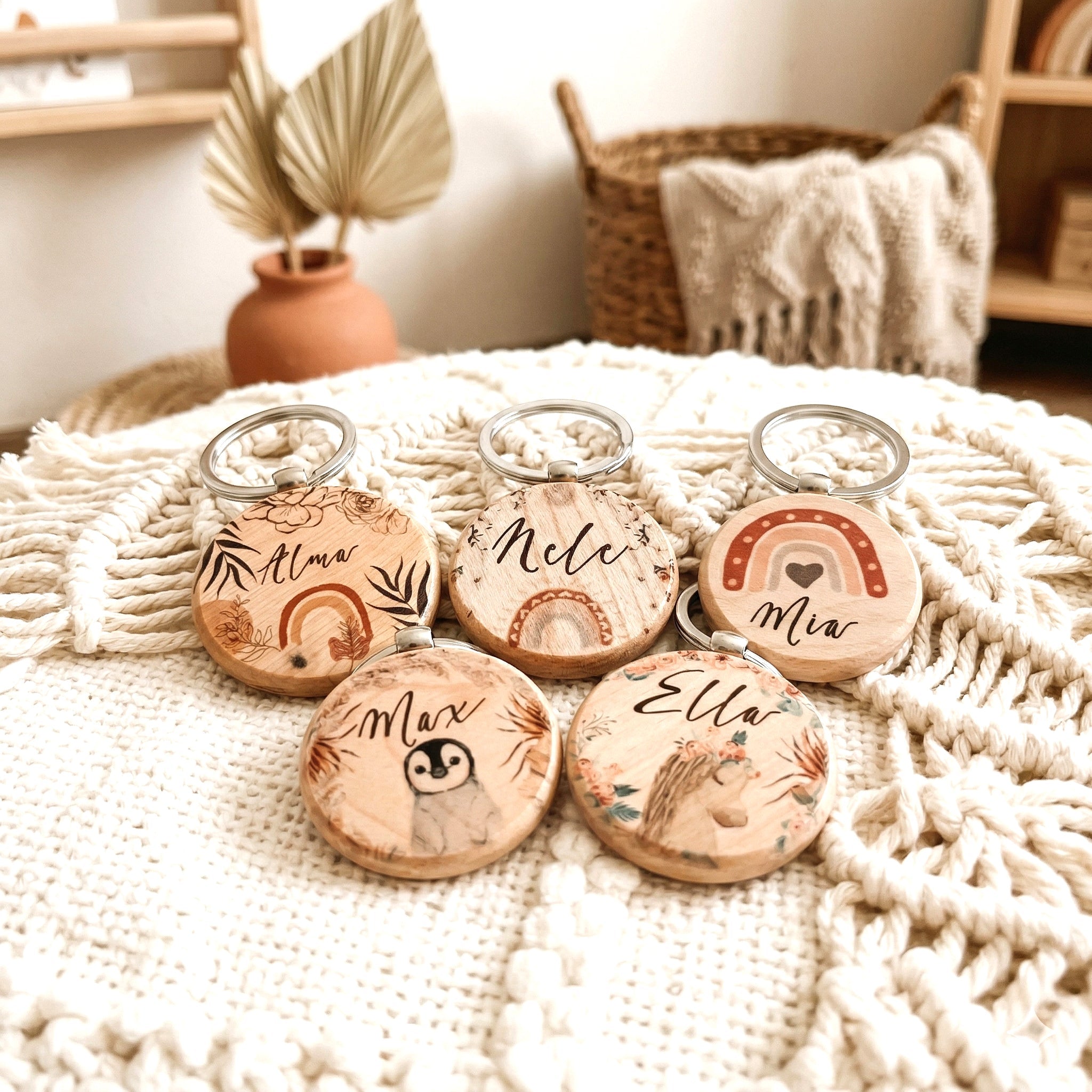 Personalisierter Schlüsselanhänger aus Holz mit Name Geschenkidee