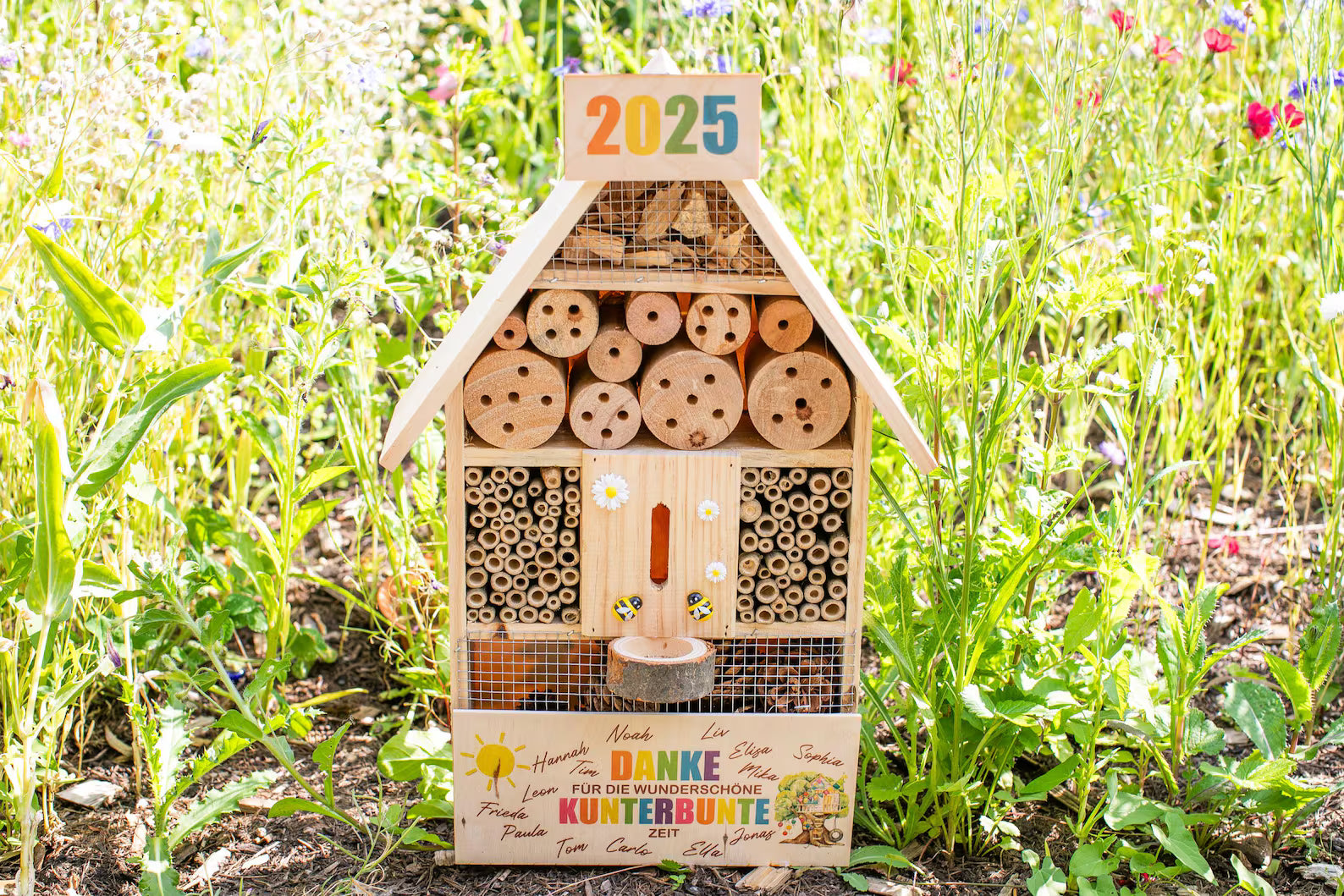 Personalisiertes Insektenhotel als Geschenk für Erzieherin zum Kita Abschied