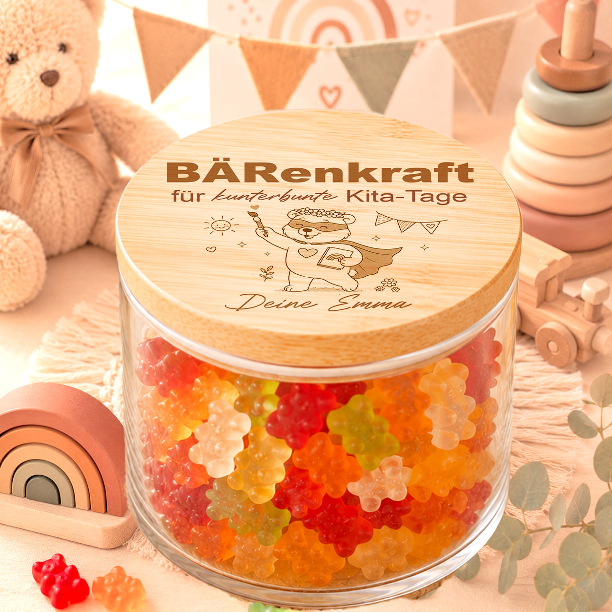 Personalisiertes Kita Abschiedsgeschenk für Erzieherin mit Gummibärchen Glas und Spruch Bärenkraft für kunterbunte Kita-Tage