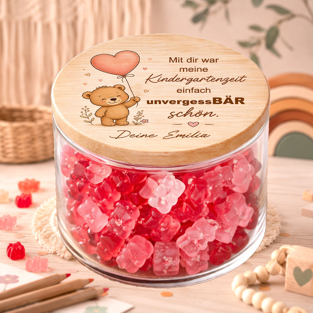 Kita Abschiedsgeschenk Erzieherin personalisiert mit unvergessBÄR Spruch und rosa Gummibärchen Glas
