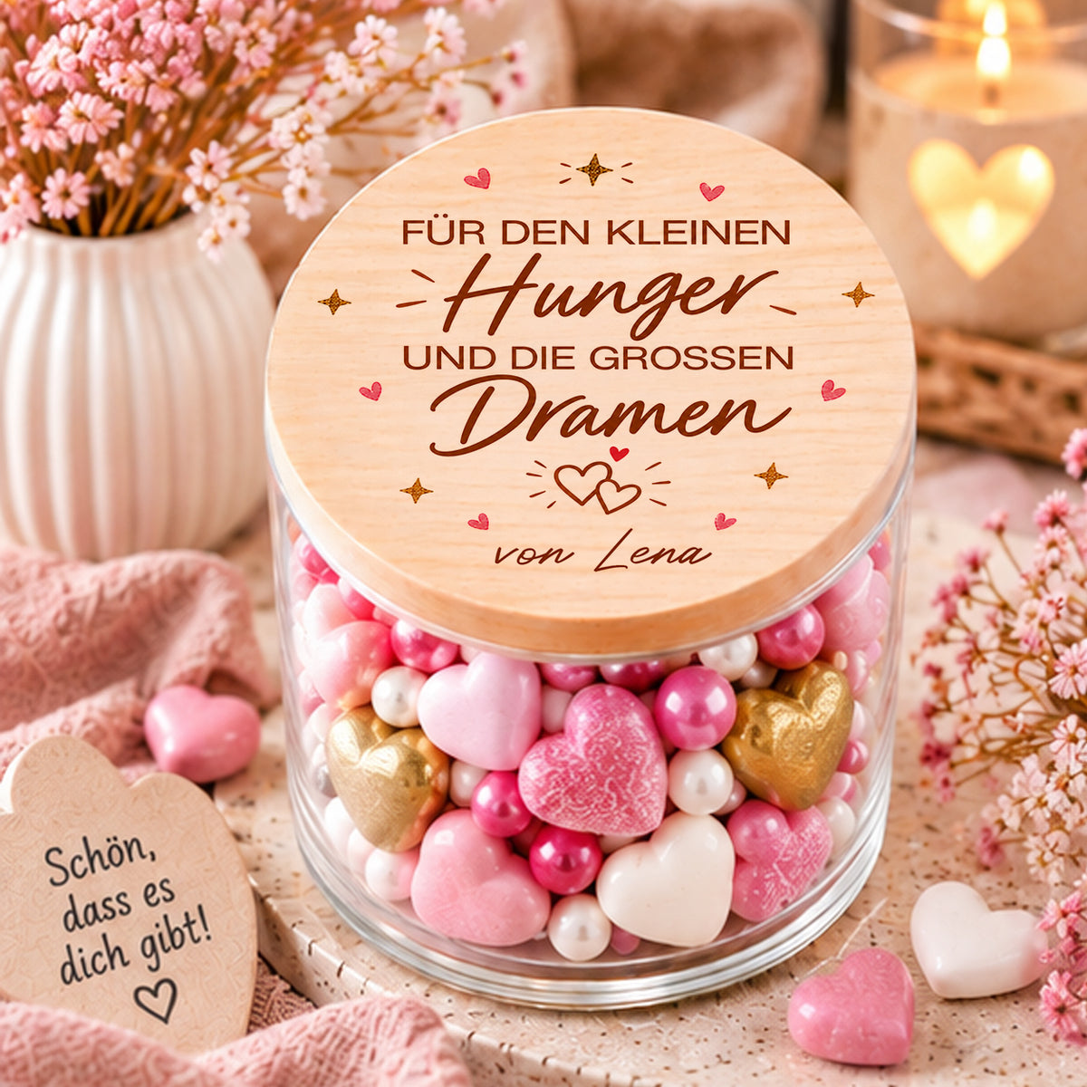 Personalisiertes Vorratsglas mit Holzdeckel und Spruch Für den kleinen Hunger und die großen Dramen, von Lena