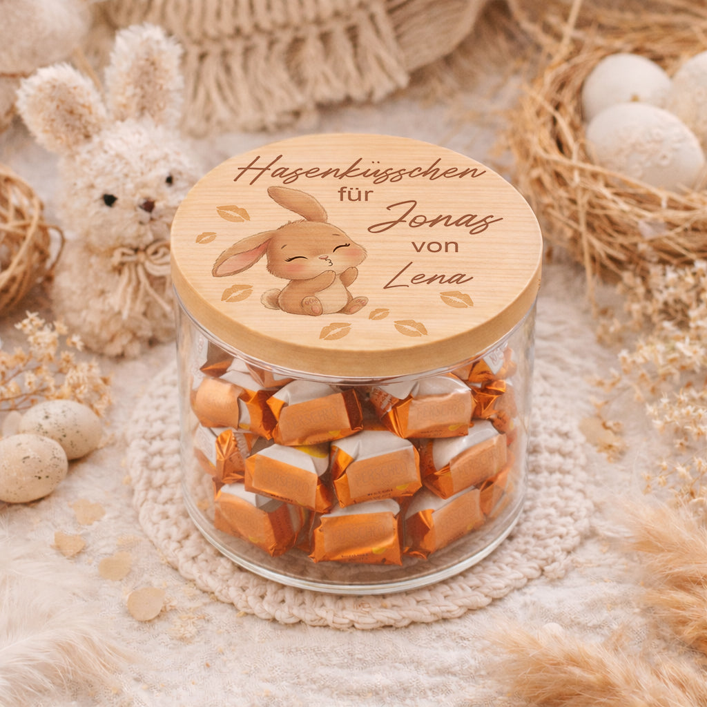Hasenküsschen Personalisiertes Osternest Glas mit Namen und Osterhasenmotiv als Ostergeschenk