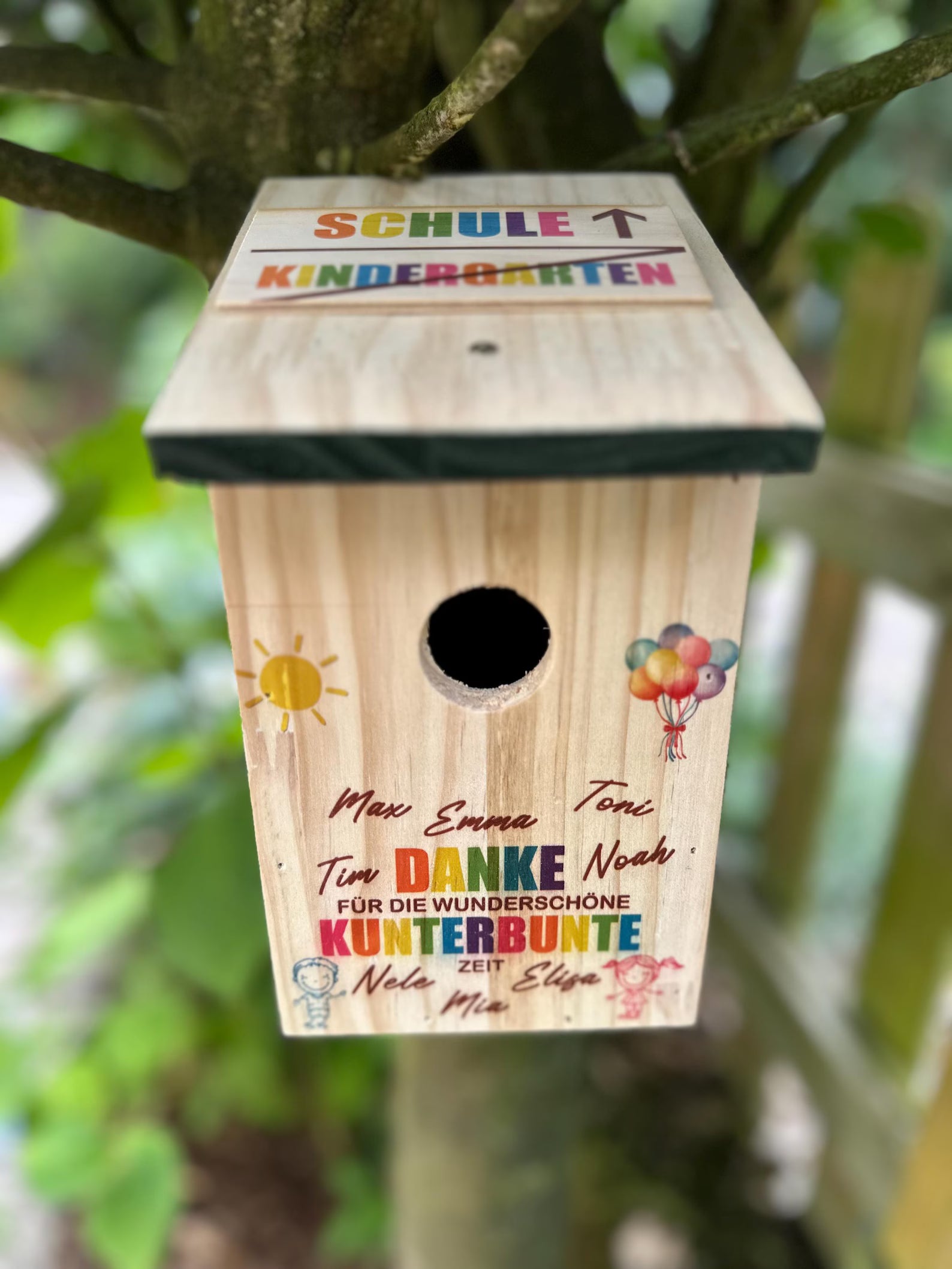 Vogelhaus personalisiert mit allen Kindernamen als Kita Abschied Gruppengeschenk