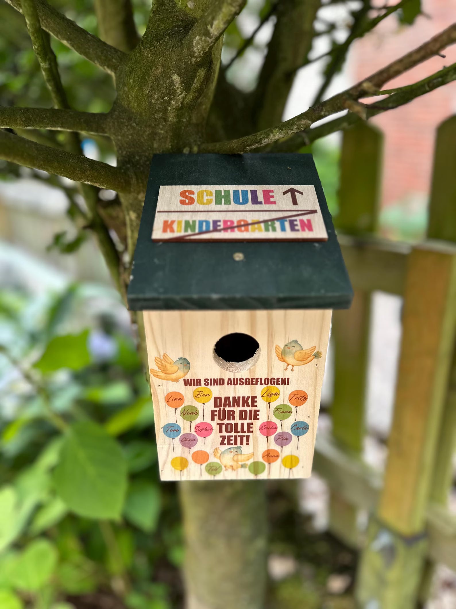 Personalisiertes Vogelhaus als Kita Abschied Geschenk mit allen Kindernamen